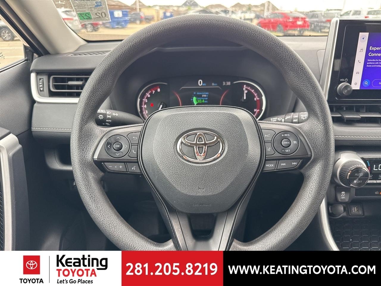 Toyota RAV4 XLE 2025