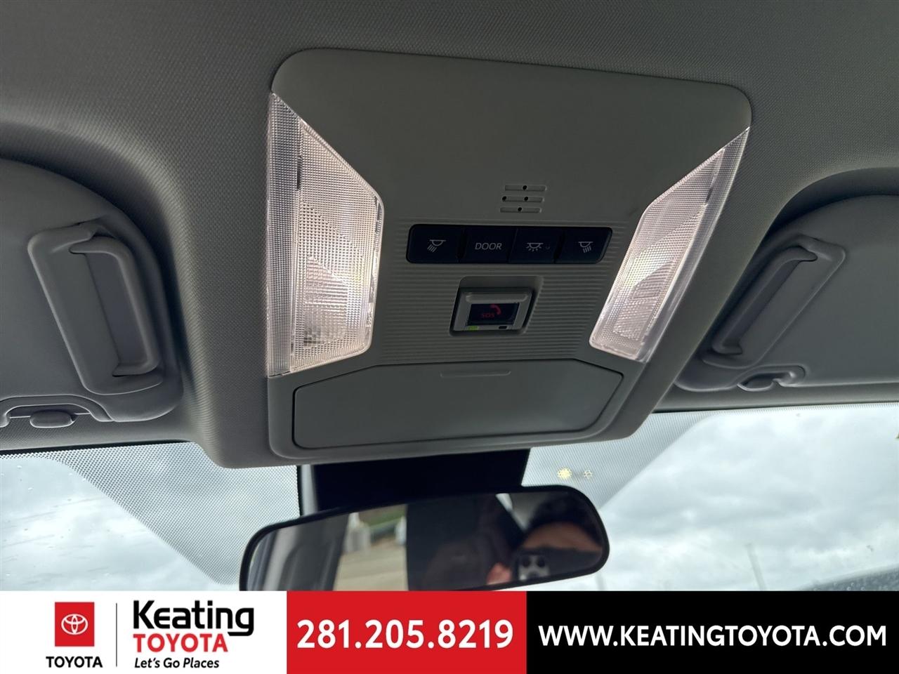 Toyota RAV4 XLE 2025