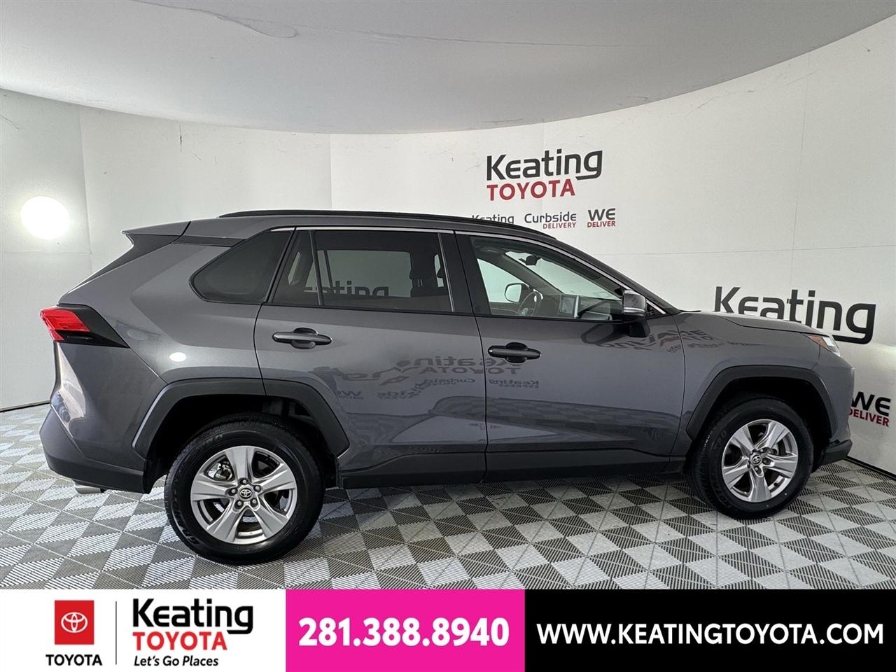 Toyota RAV4 XLE 2025
