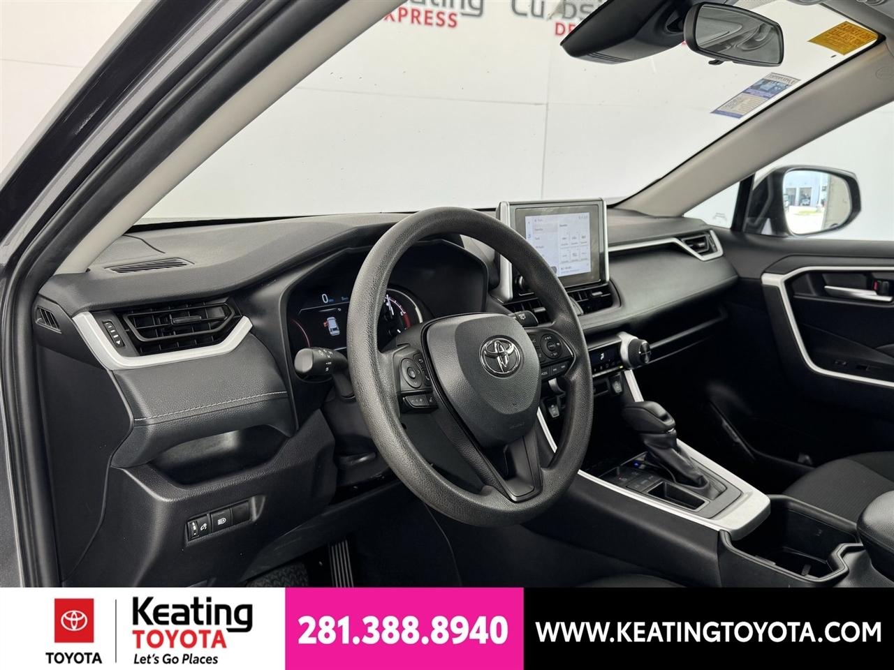 Toyota RAV4 XLE 2025