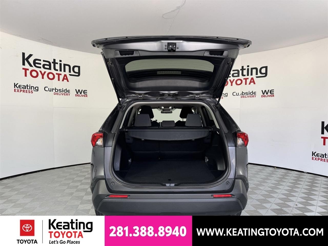 Toyota RAV4 XLE 2025
