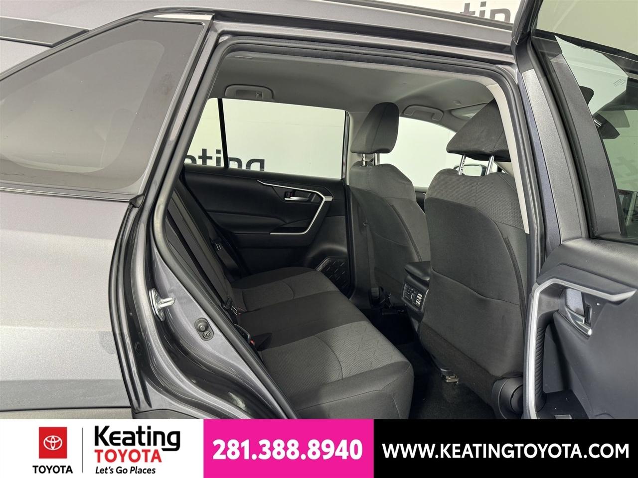 Toyota RAV4 XLE 2025