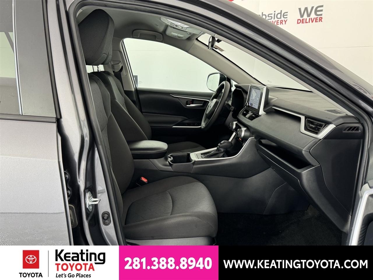Toyota RAV4 XLE 2025