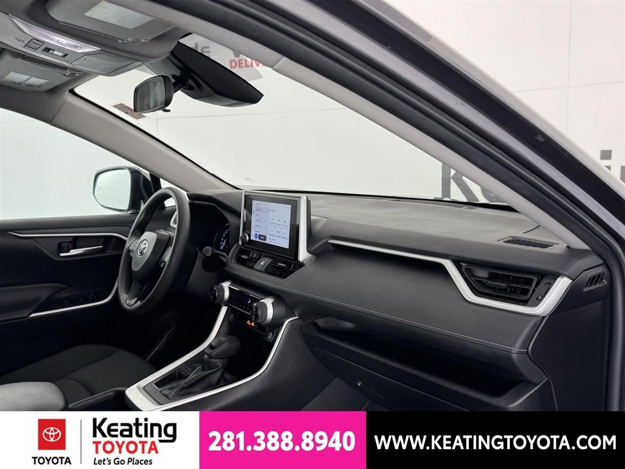 Toyota RAV4 XLE 2025