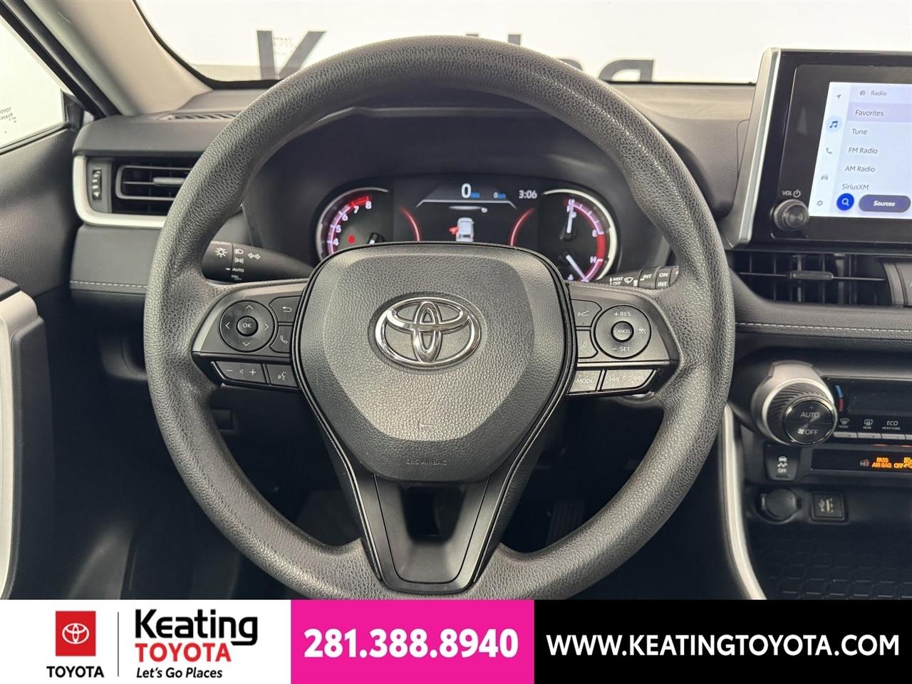 Toyota RAV4 XLE 2025