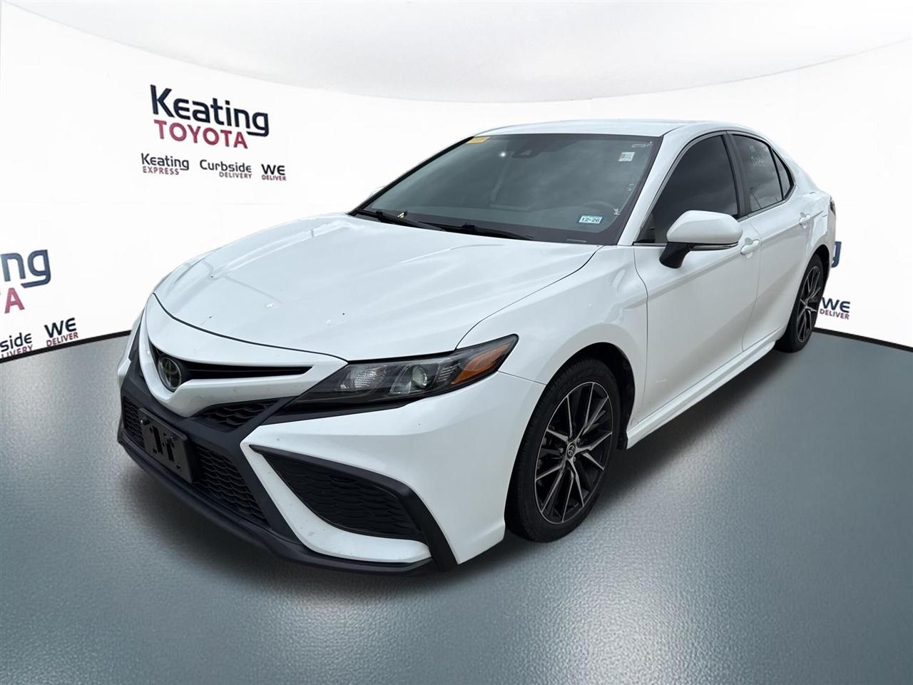 Toyota Camry SE 2023