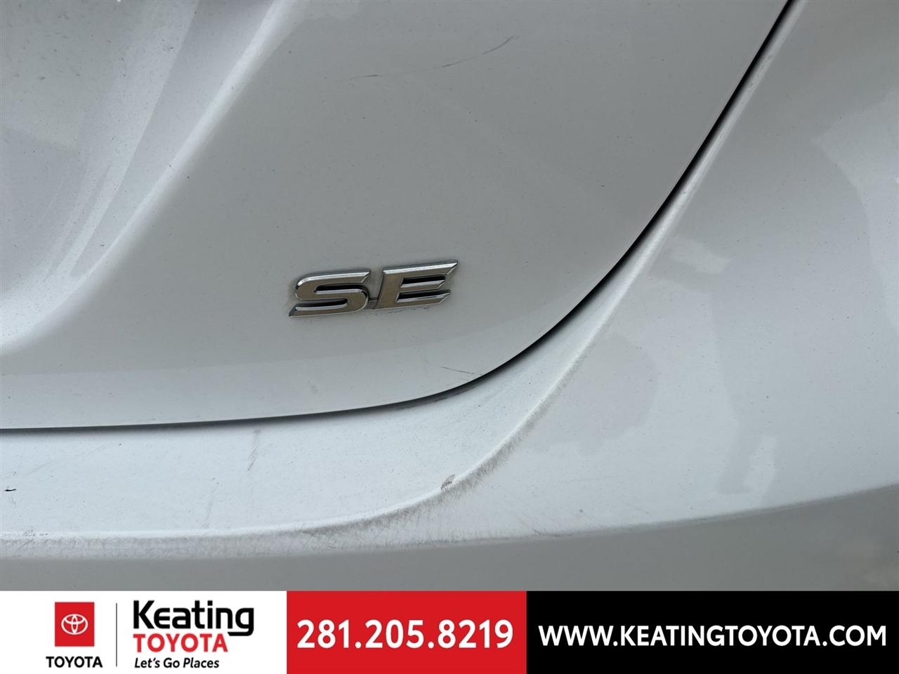 Toyota Camry SE 2023