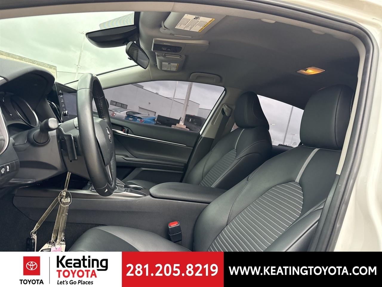 Toyota Camry SE 2023