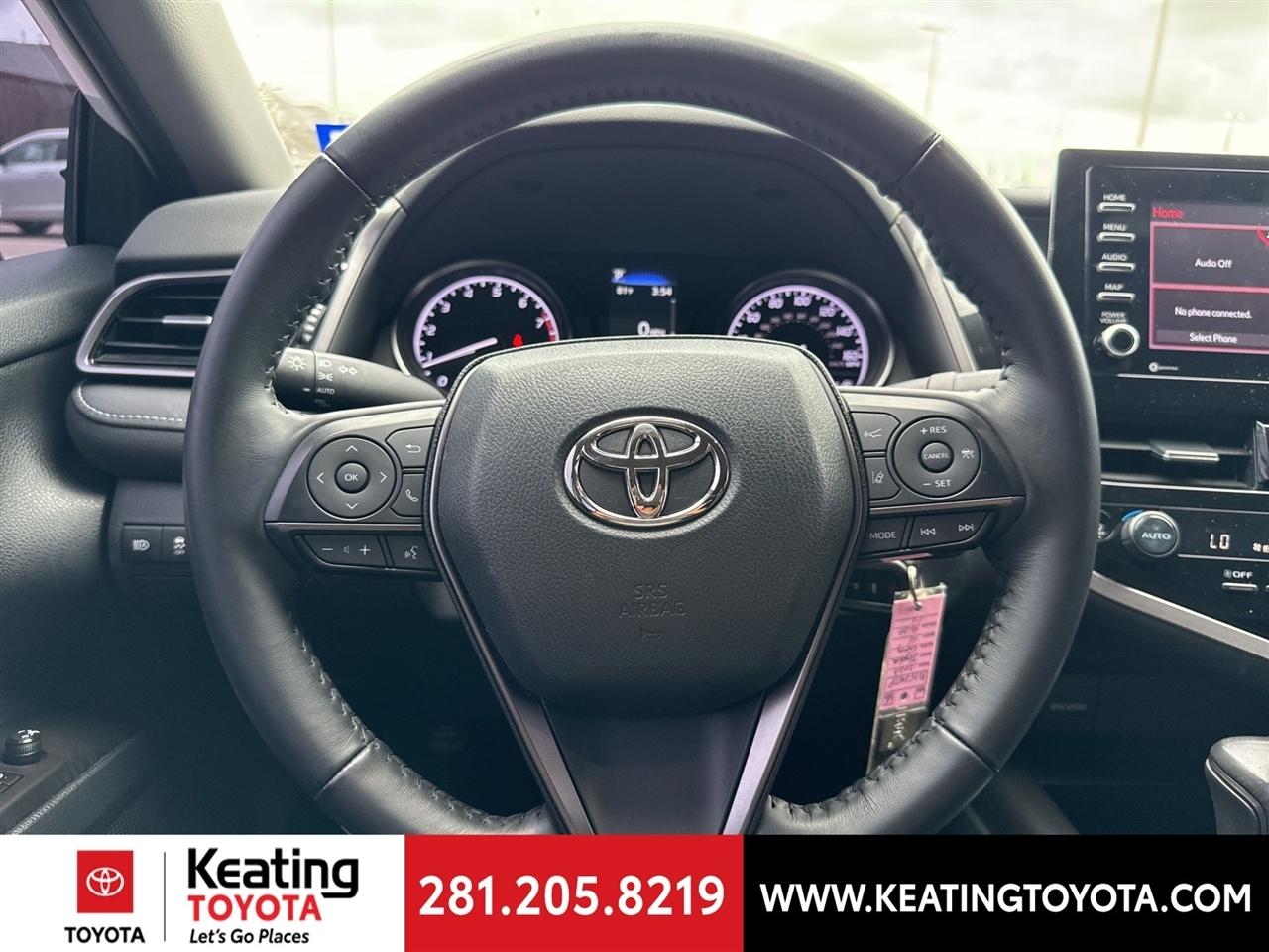 Toyota Camry SE 2023