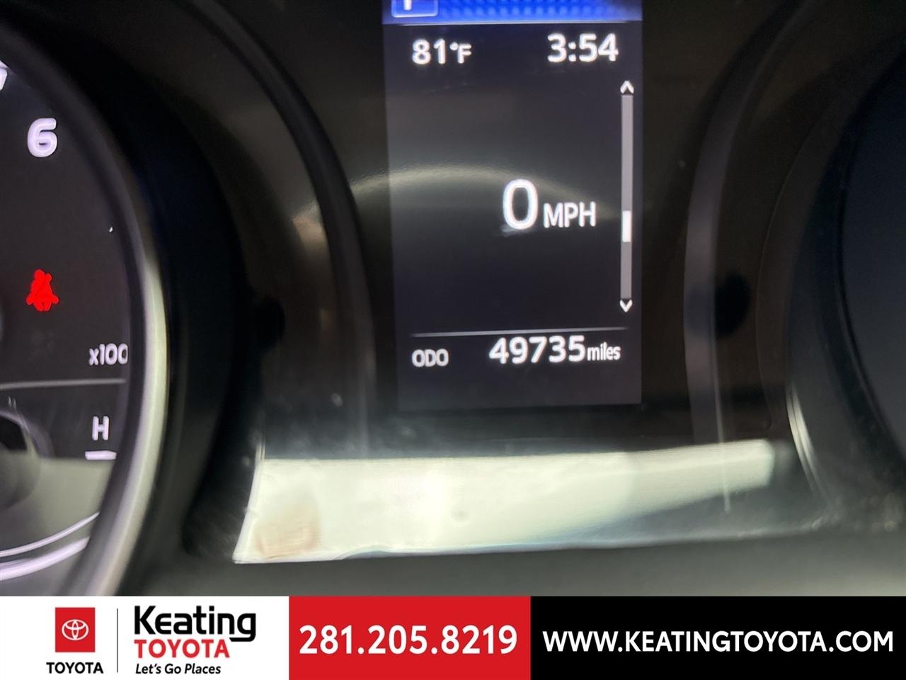 Toyota Camry SE 2023