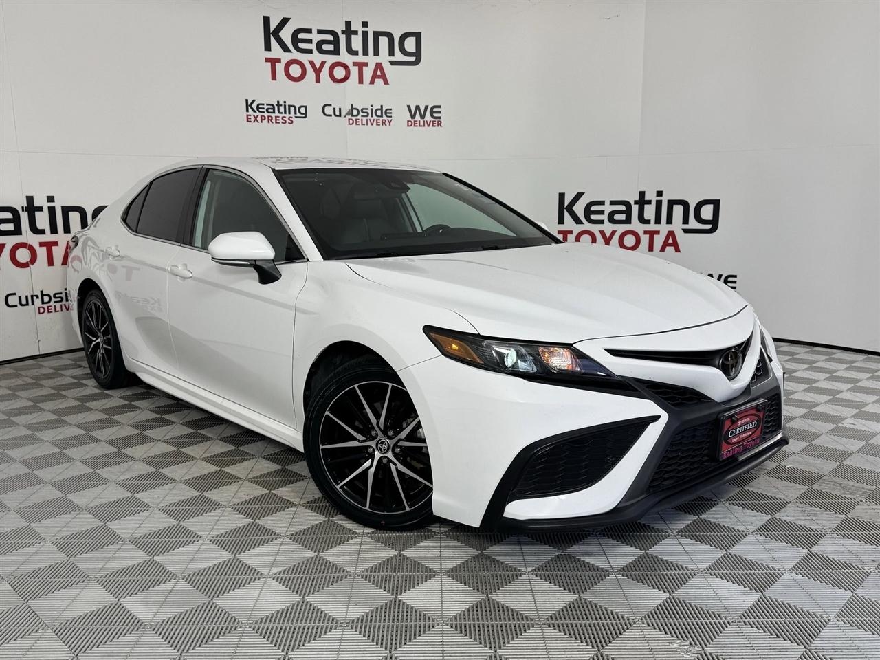 Toyota Camry SE 2023