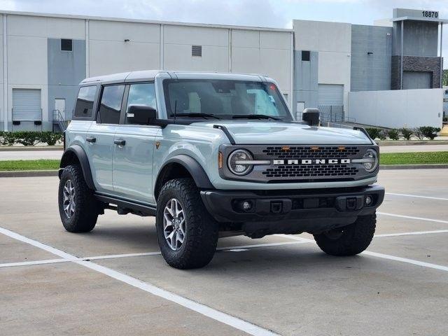 Ford Bronco Base 4-Door w/Advanced 2023