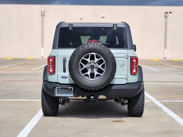 Ford Bronco Base 4-Door w/Advanced 2023