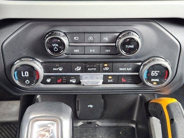 Ford Bronco Base 4-Door w/Advanced 2023