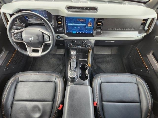 Ford Bronco Base 4-Door w/Advanced 2023