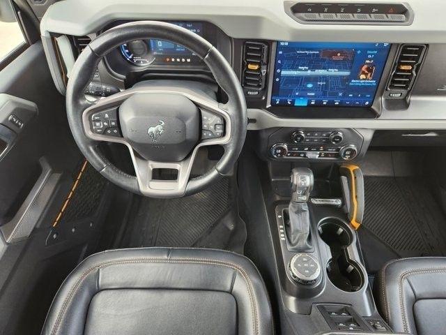 Ford Bronco Base 4-Door w/Advanced 2023