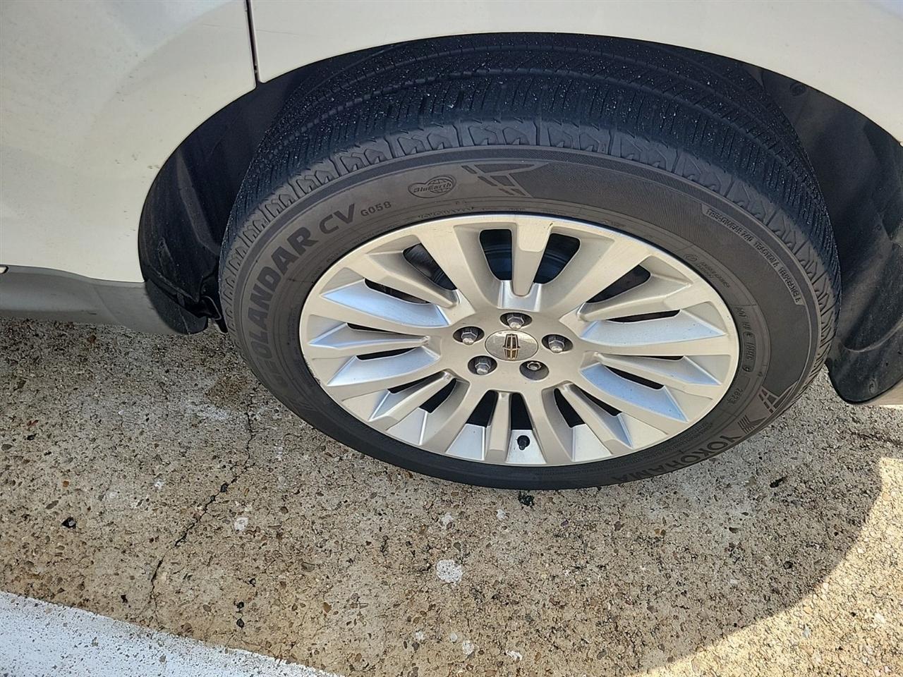 Lincoln MKT FWD 2010