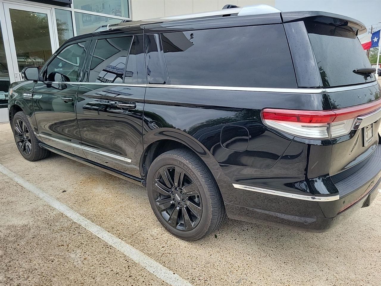 Lincoln Navigator L Reserve 4WD 2023