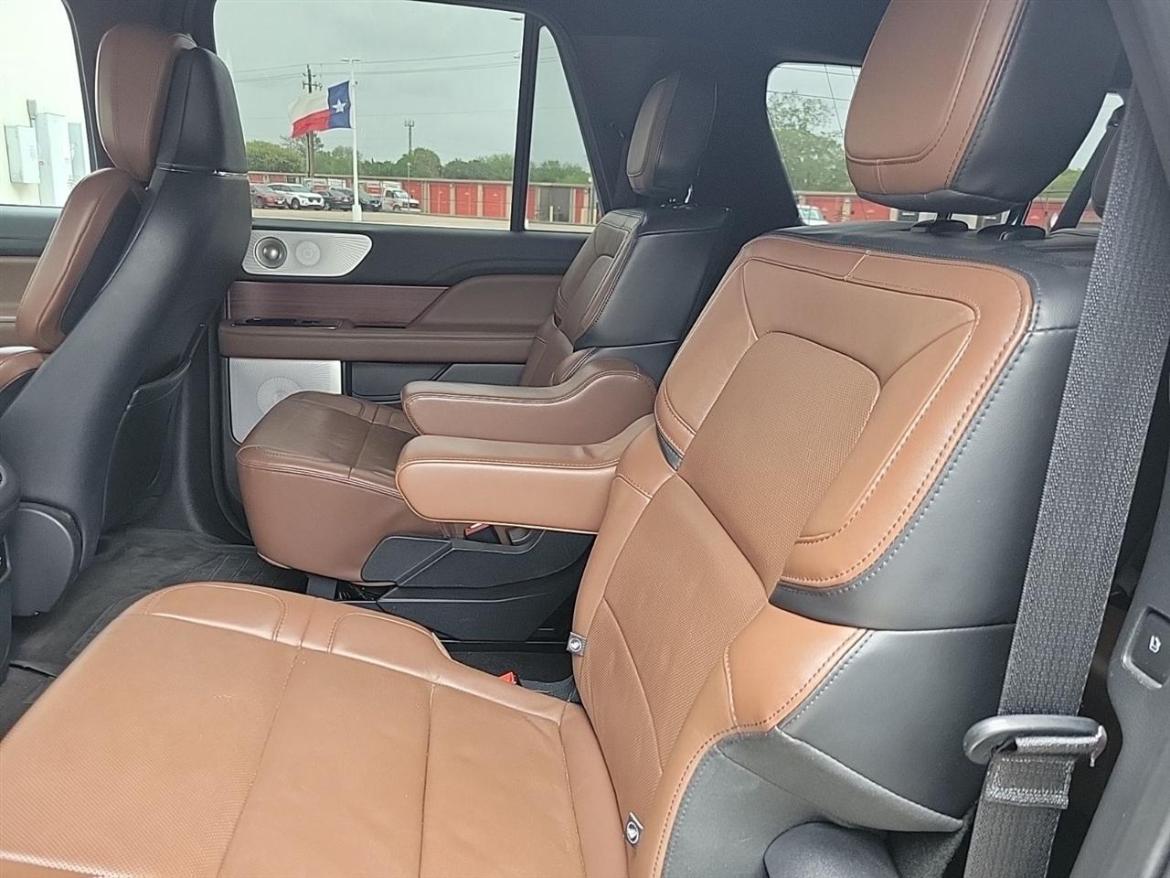 Lincoln Navigator L Reserve 4WD 2023