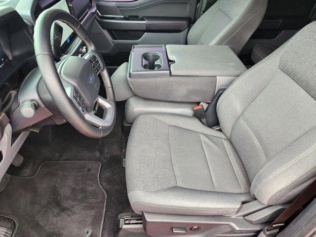 Ford F-150 XLT SuperCrew 4WD 2025