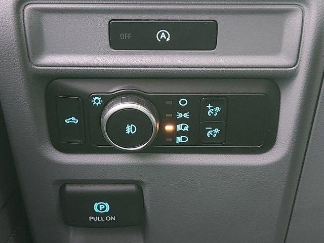 Ford F-150 XLT SuperCrew 4WD 2025