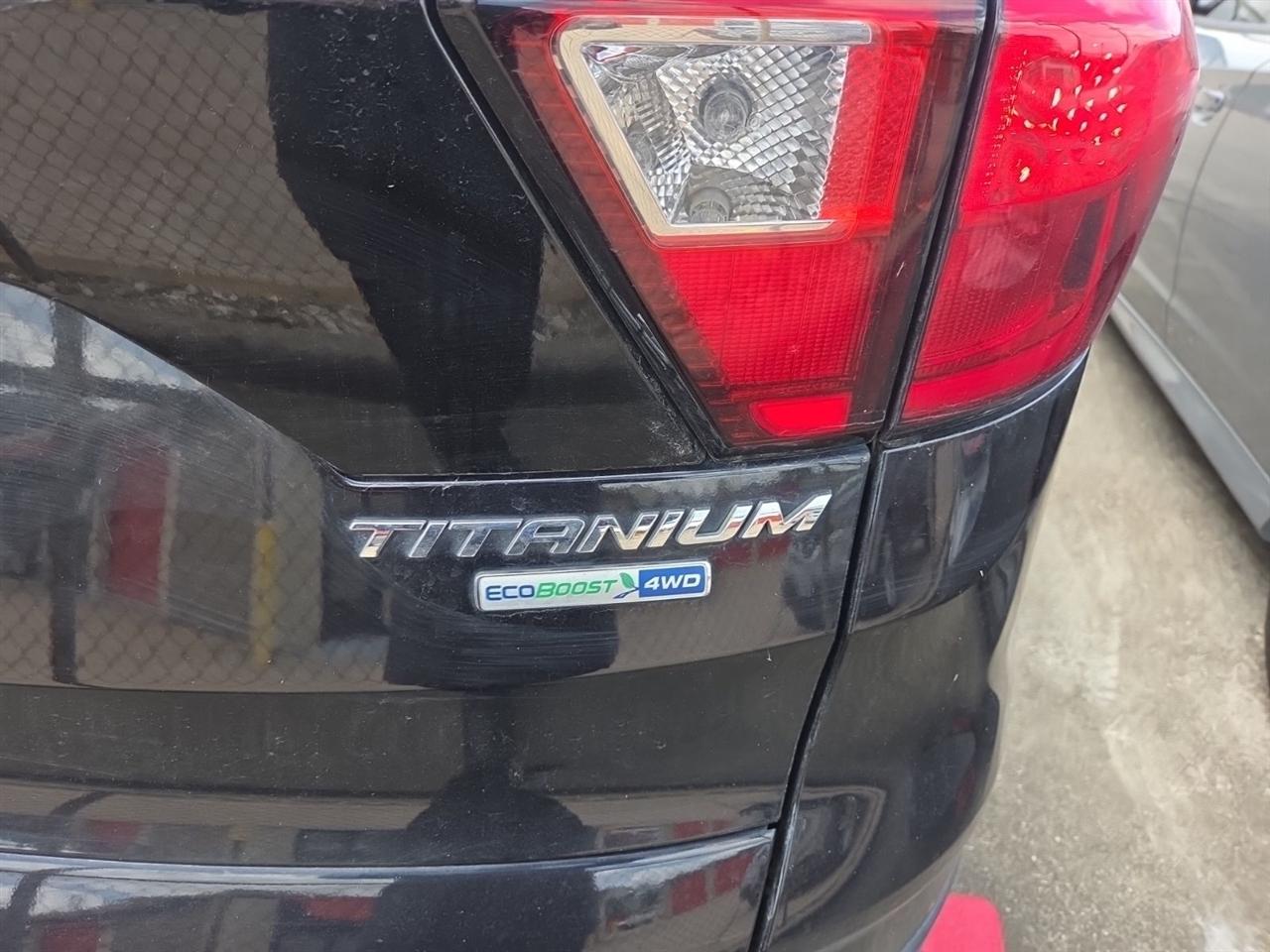 Ford Escape Titanium 4WD 2019