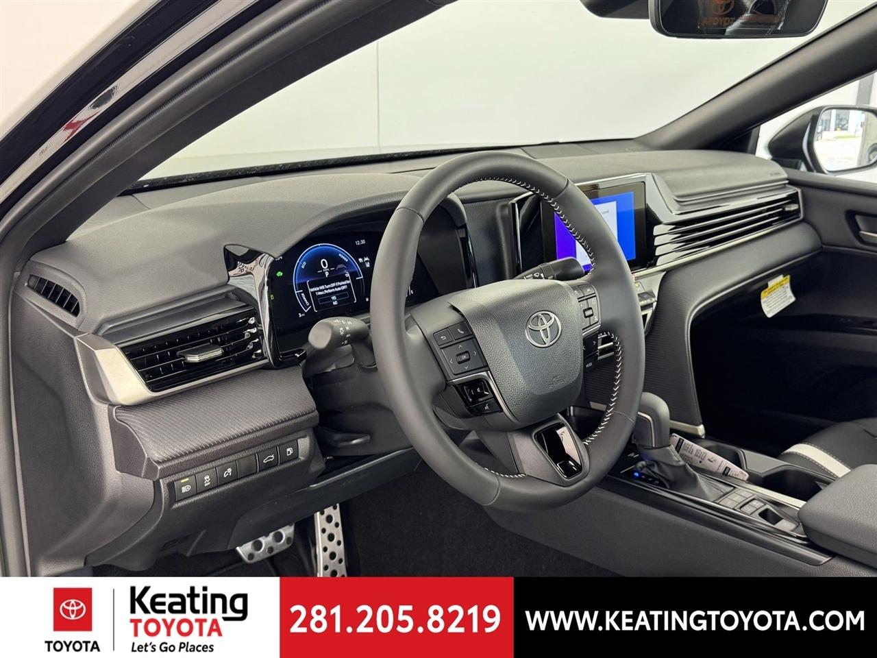 Toyota Camry Hybrid XLE 2026