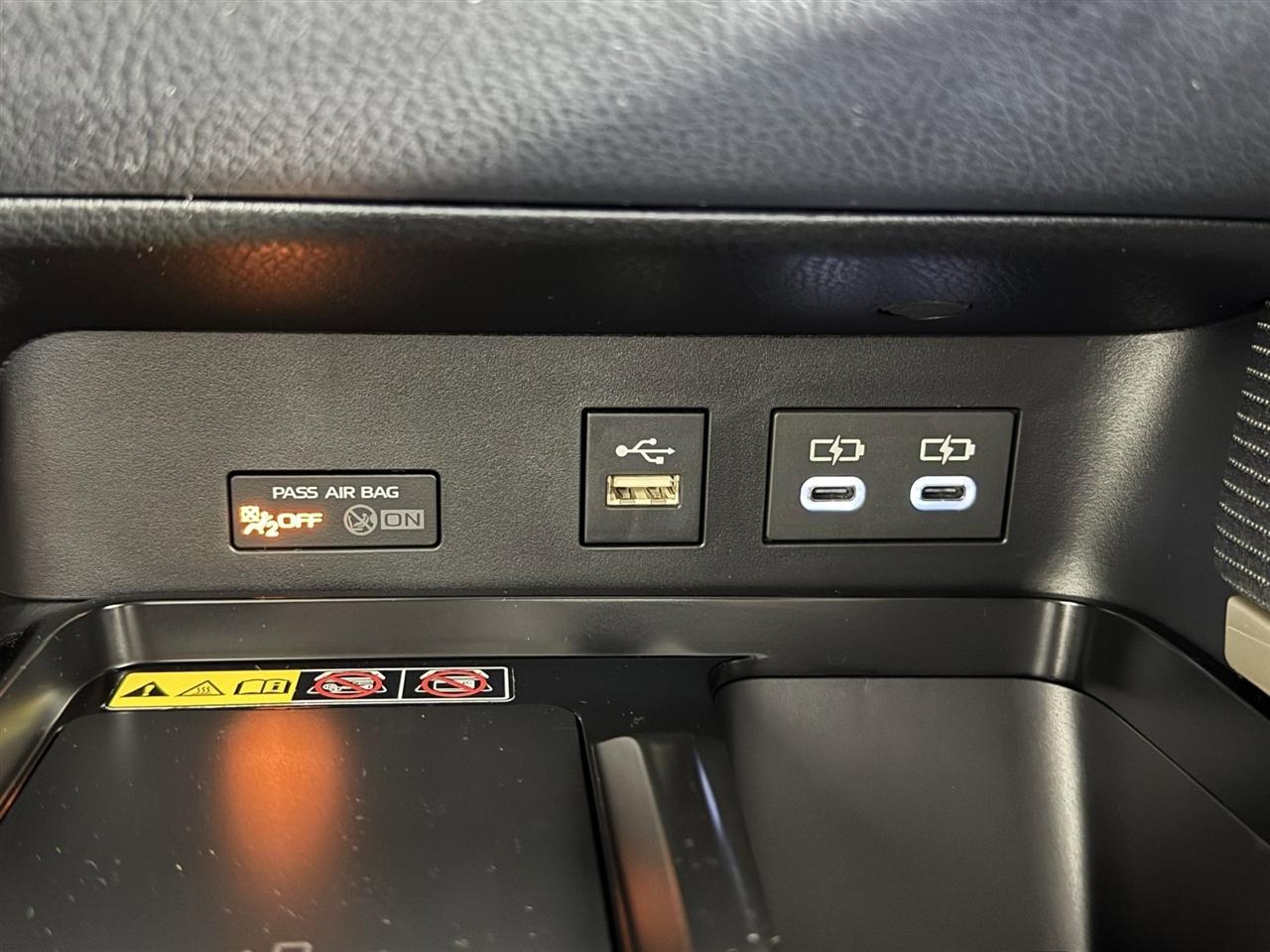 Toyota Camry Hybrid XLE 2026