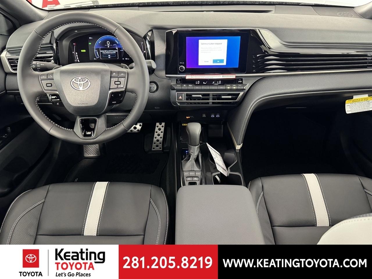 Toyota Camry Hybrid XLE 2026