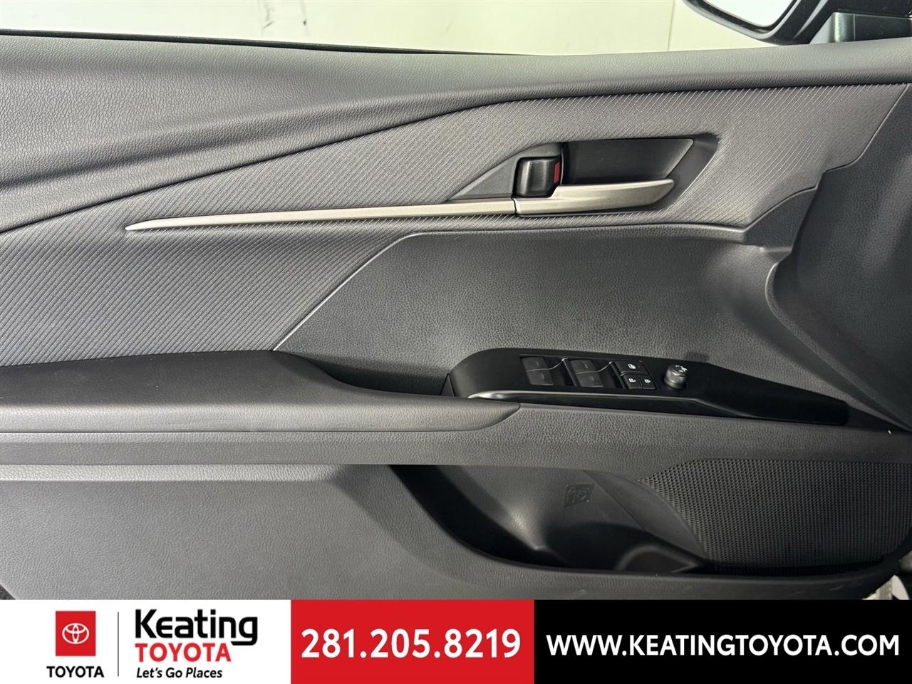 Toyota Camry Hybrid XLE 2026