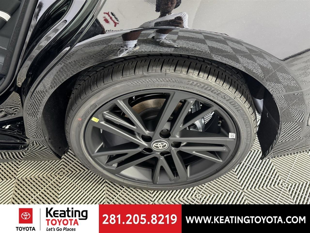 Toyota Camry Hybrid XLE 2026