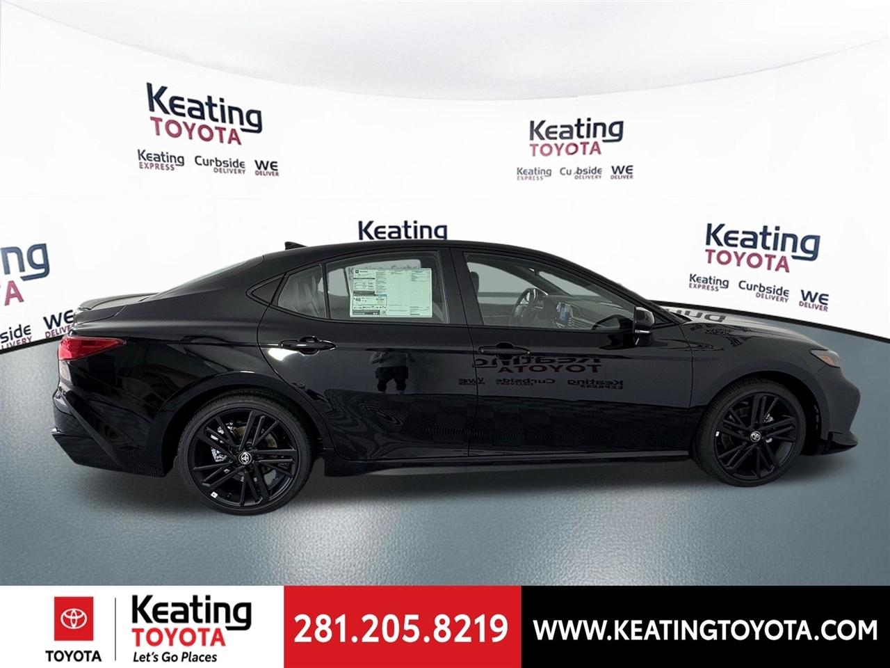 Toyota Camry Hybrid XLE 2026