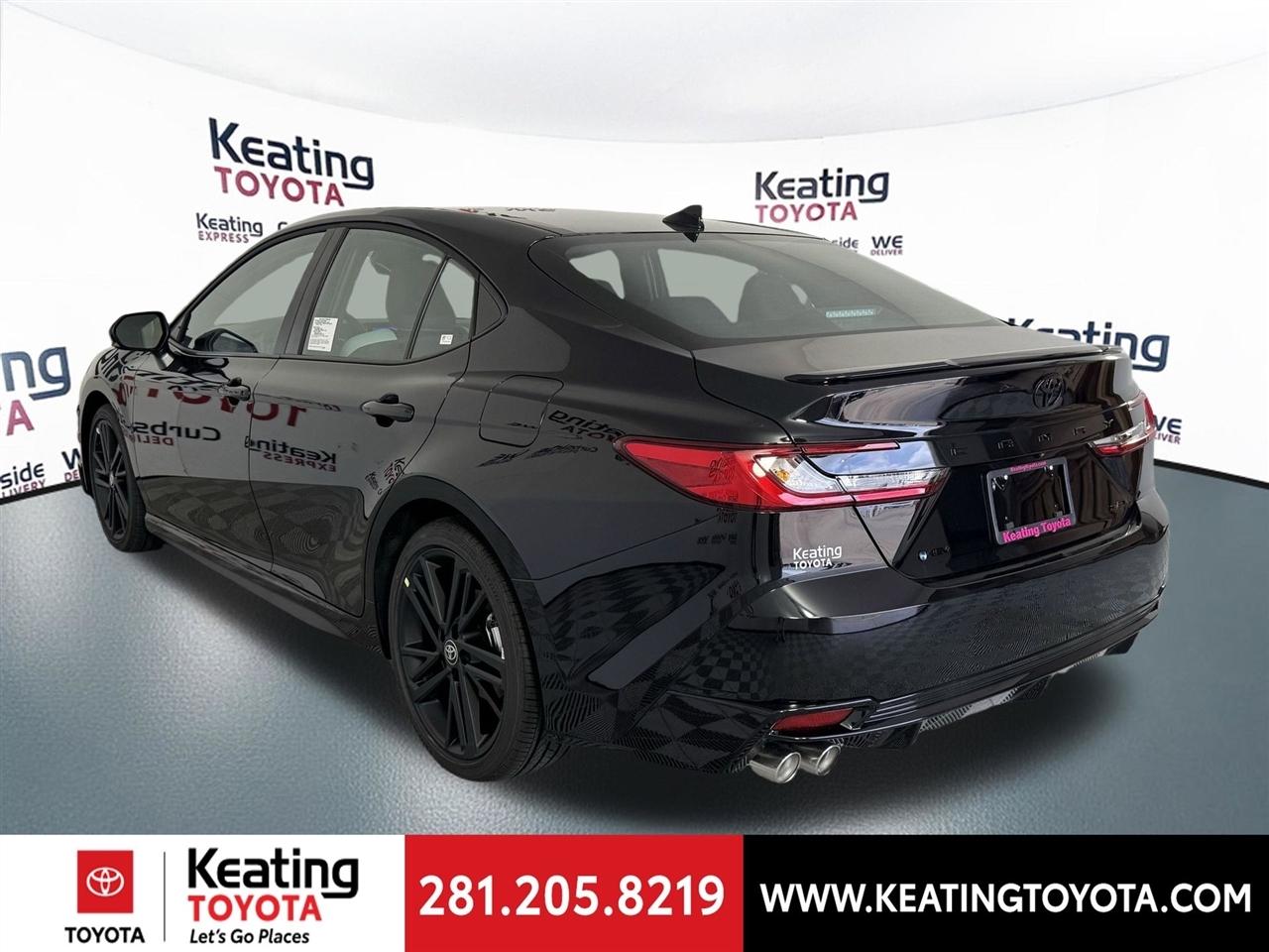 Toyota Camry Hybrid XLE 2026