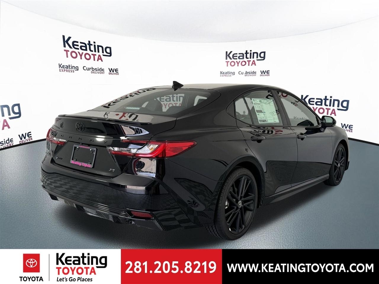 Toyota Camry Hybrid XLE 2026