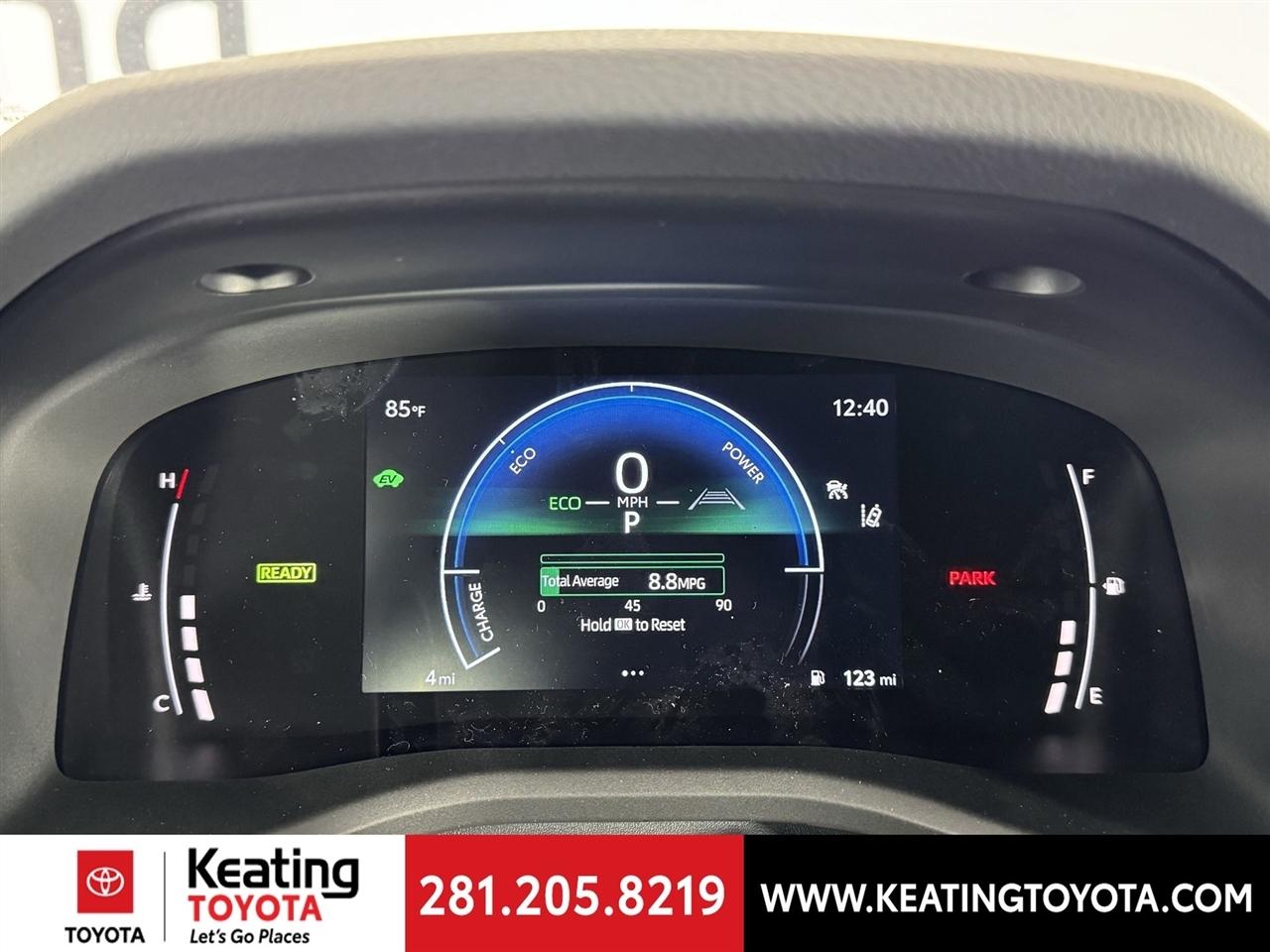 Toyota Camry Hybrid XLE 2026