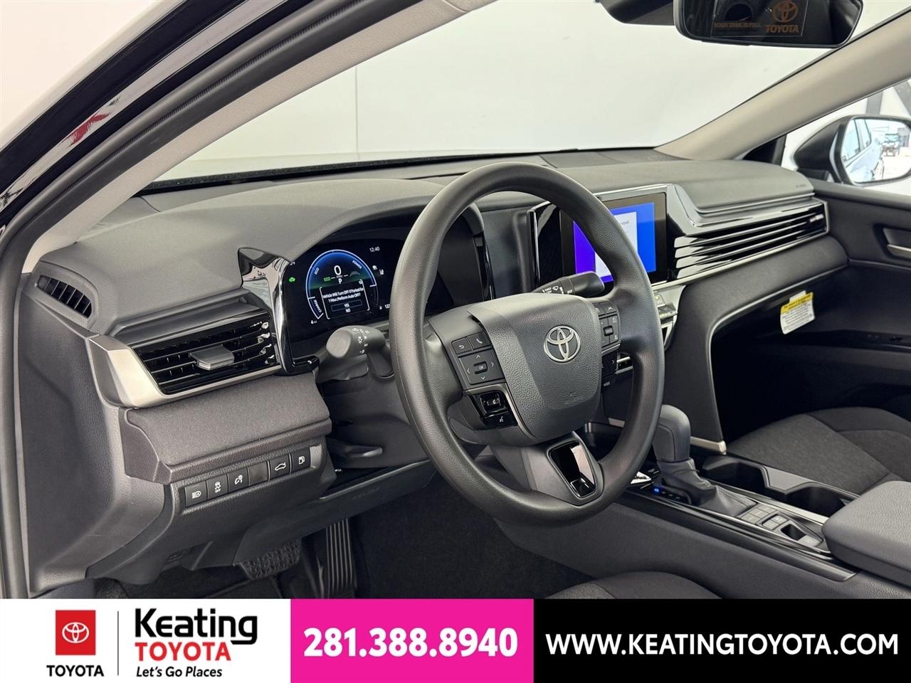 Toyota Camry Hybrid XLE 2026