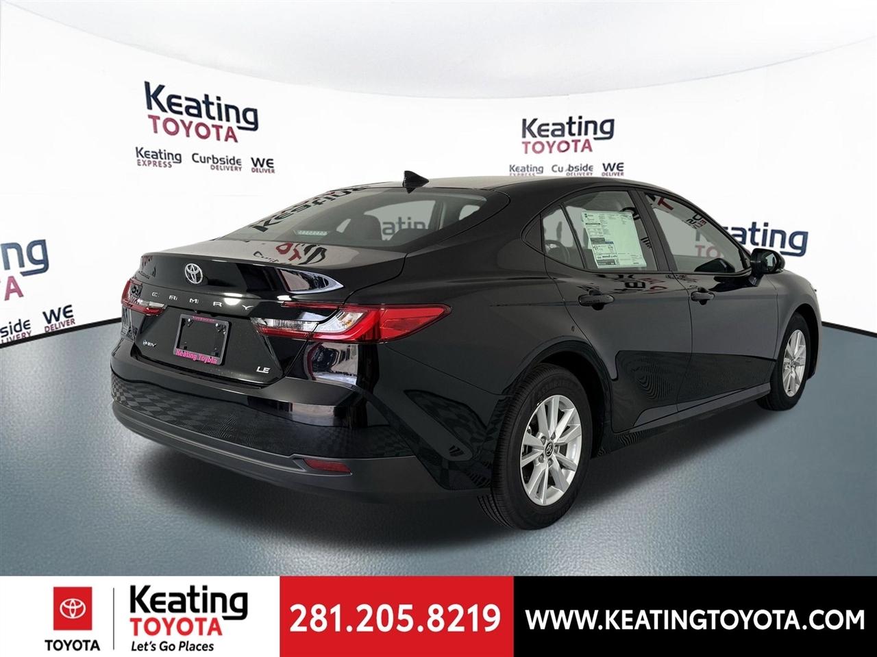 Toyota Camry Hybrid XLE 2026