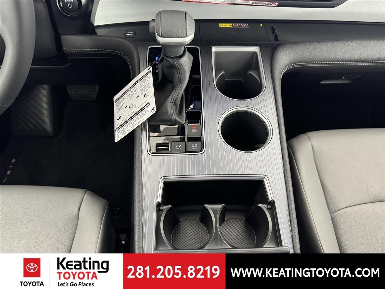 Toyota Sienna XLE 7-Passenger 2026