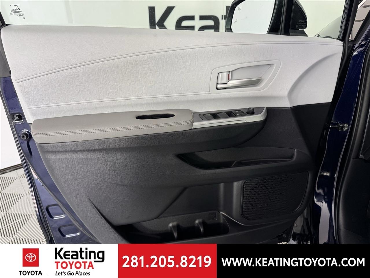 Toyota Sienna XLE 7-Passenger 2026