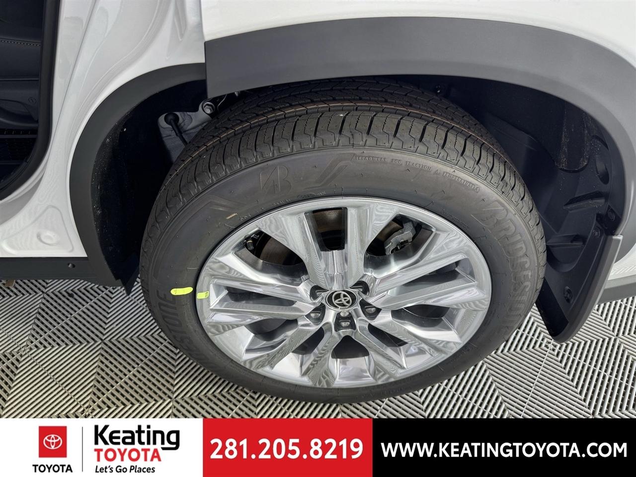 Toyota Highlander Hybrid Limited AWD 2026