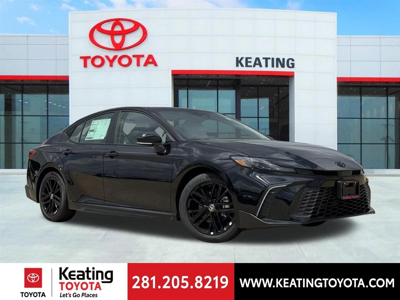 Toyota Camry Hybrid XLE 2026