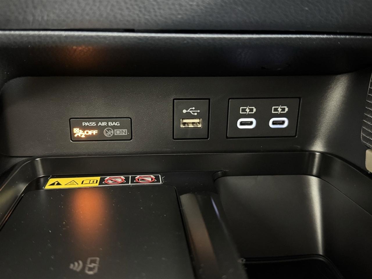 Toyota Camry Hybrid XLE 2026