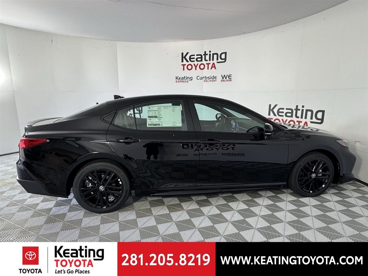 Toyota Camry Hybrid XLE 2026