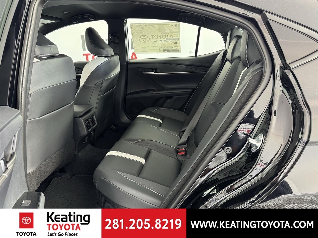 Toyota Camry Hybrid XLE 2026