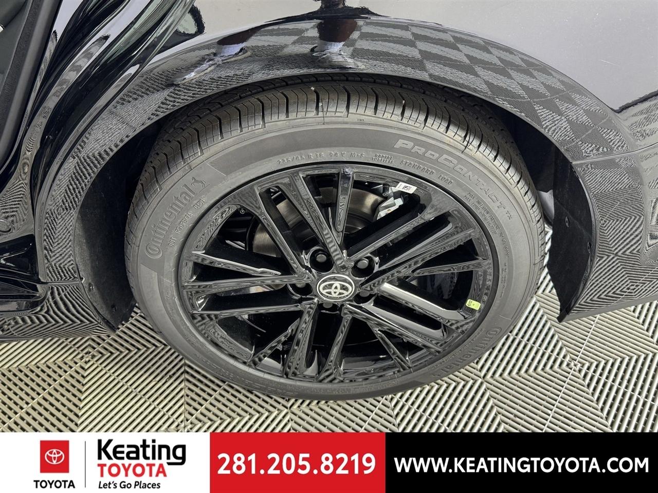 Toyota Camry Hybrid XLE 2026