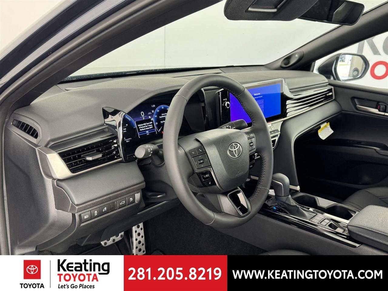 Toyota Camry Hybrid XLE 2026