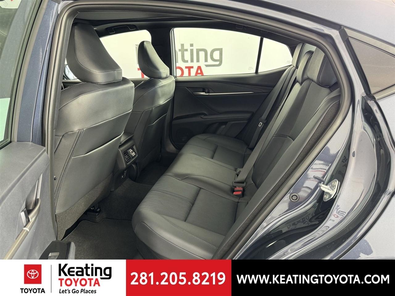 Toyota Camry Hybrid XLE 2026