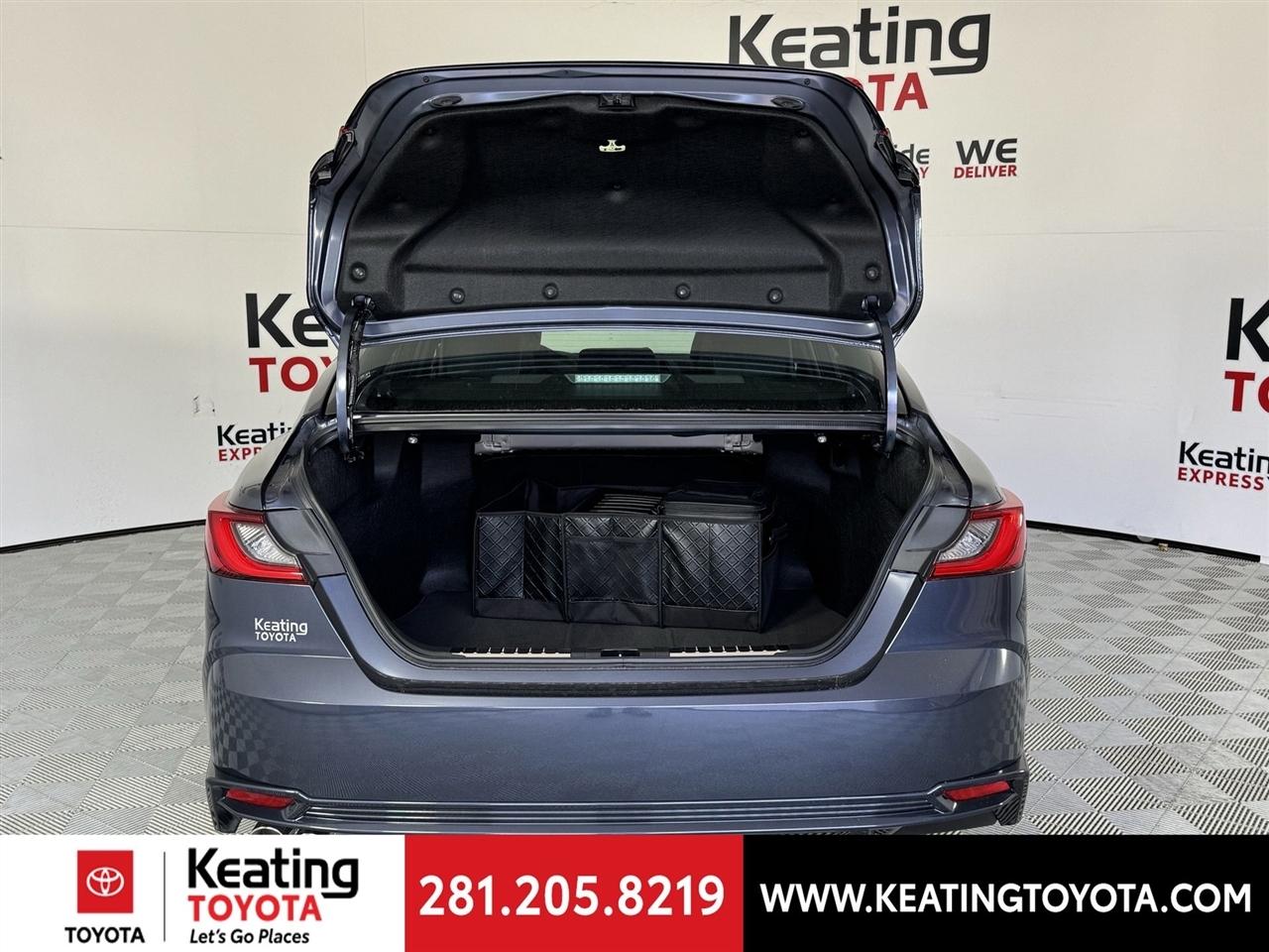 Toyota Camry Hybrid XLE 2026