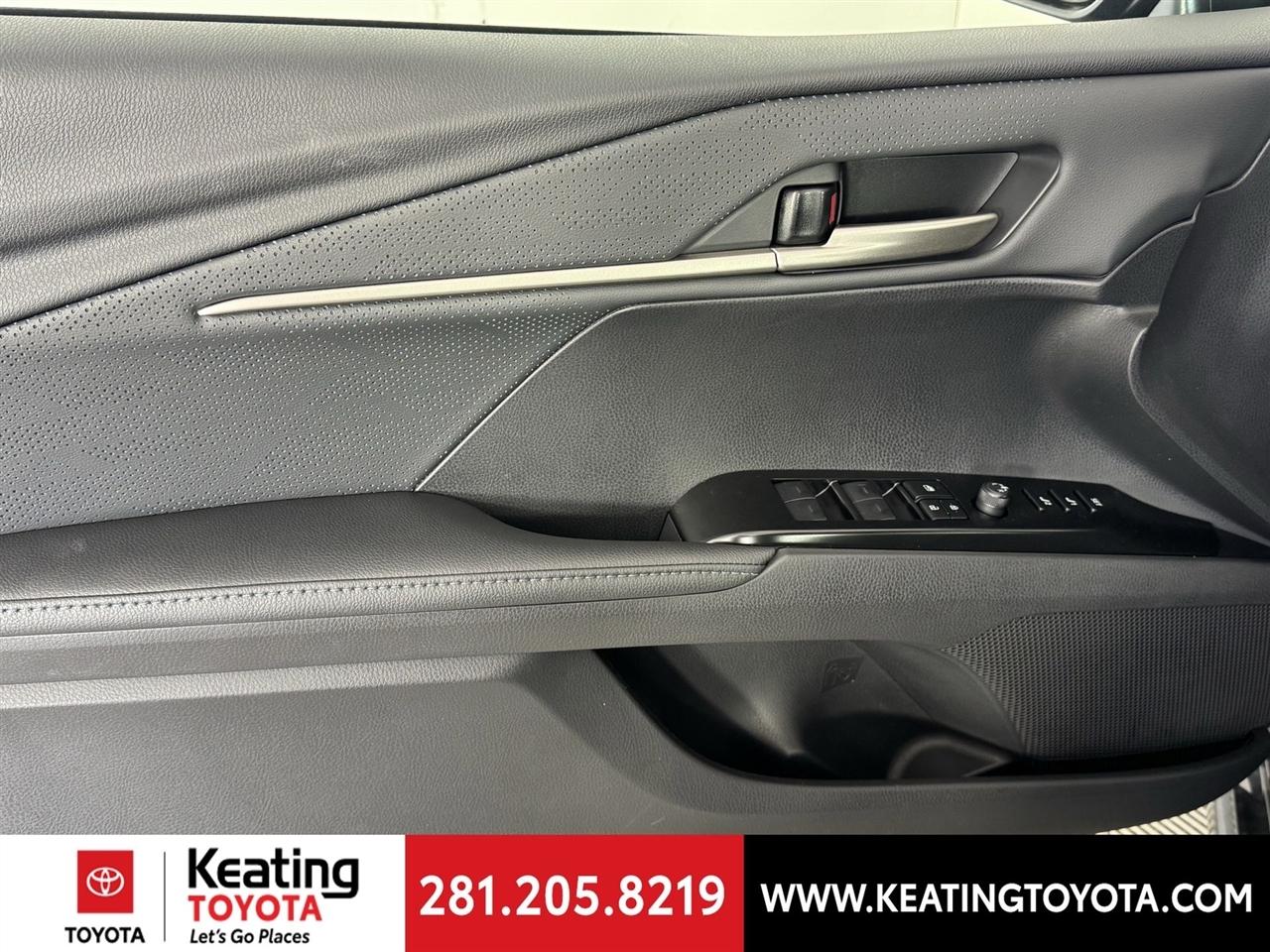 Toyota Camry Hybrid XLE 2026