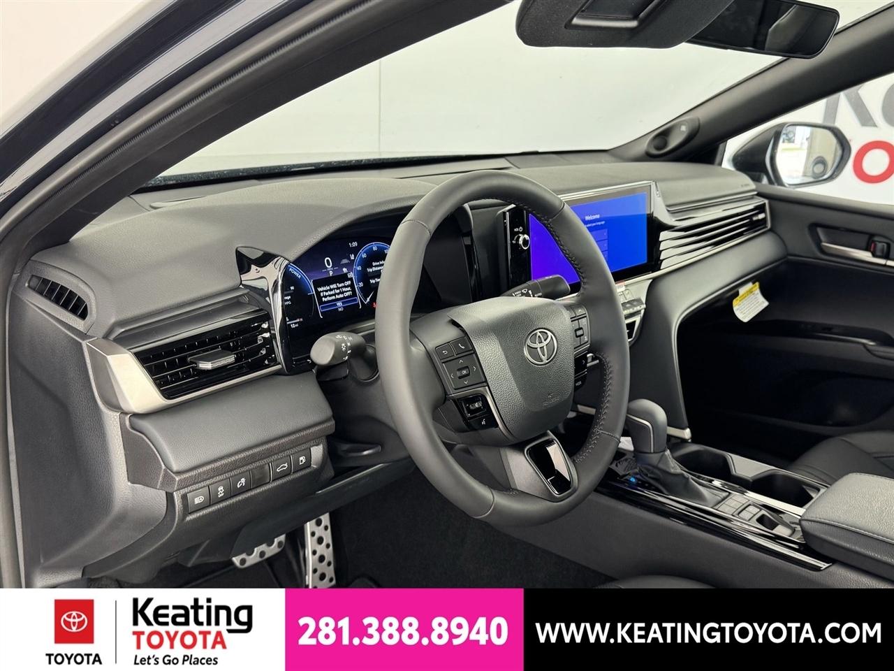 Toyota Camry Hybrid XLE 2026
